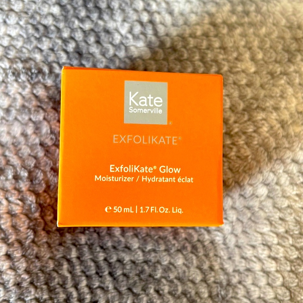 ExfoliKate Glow Moisturizer - 1.7 oz BNIB!! Never opened. Retails at $76!! 😦